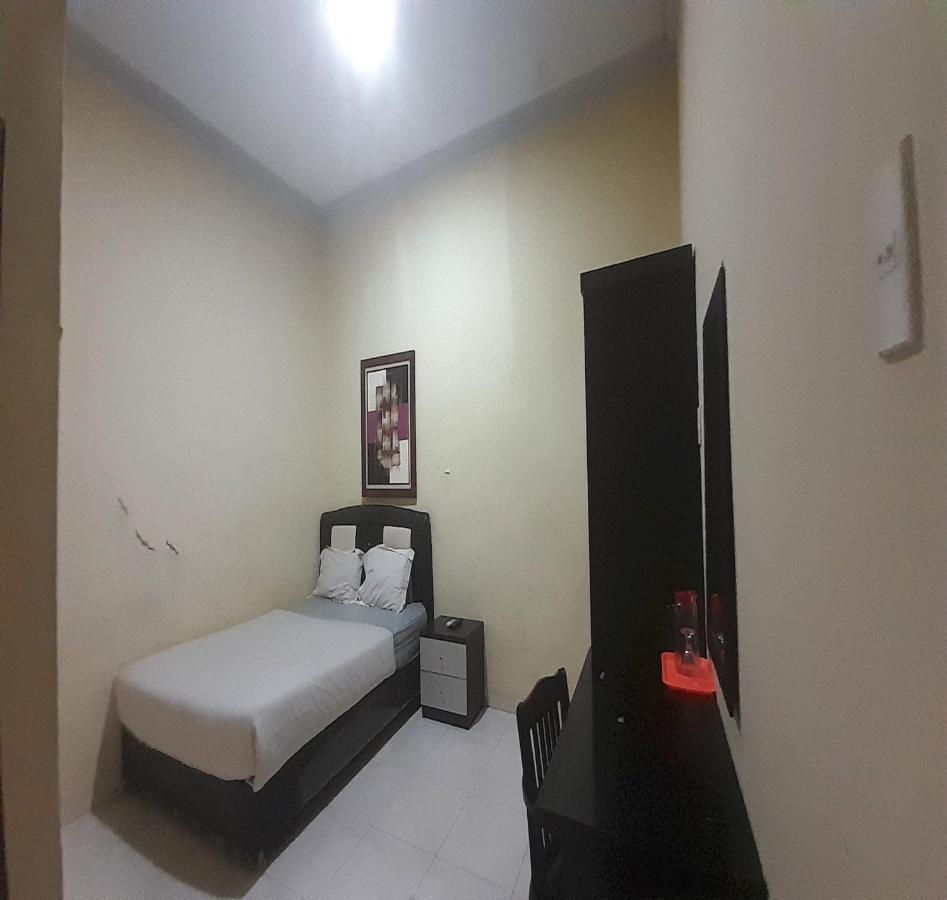 Oyo 93417 Homestay Bunga Rinte Syariah Near Komp Perumahan Stella Ressidence 2 Medan Exterior foto