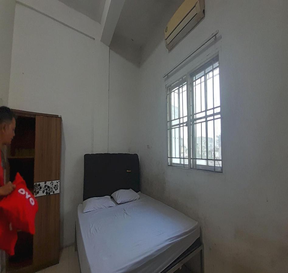 Oyo 93417 Homestay Bunga Rinte Syariah Near Komp Perumahan Stella Ressidence 2 Medan Exterior foto
