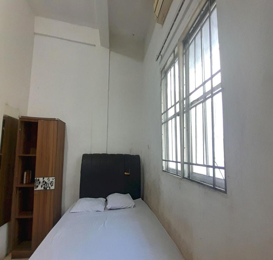Oyo 93417 Homestay Bunga Rinte Syariah Near Komp Perumahan Stella Ressidence 2 Medan Exterior foto
